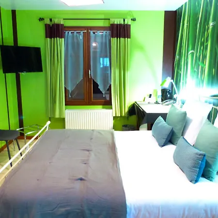 Logis Les Confins Du Perche 酒店