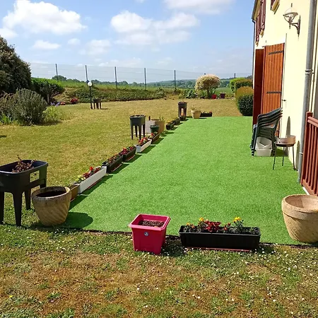 Logis Les Confins Du Perche 于讷河畔索镇