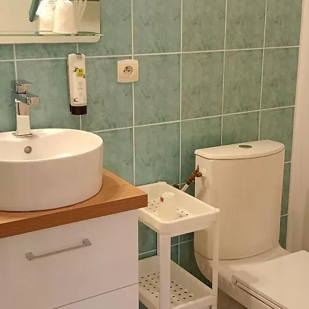 Logis Les Confins Du Perche 酒店 2*