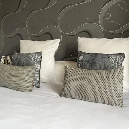 Hotel Logis Les Confins Du Perche