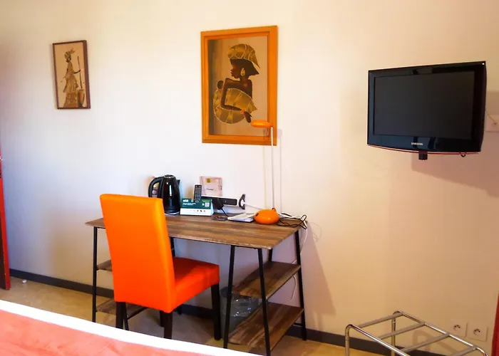 Hotel Logis Les Confins Du Perche