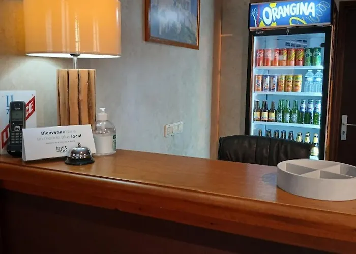 Logis Les Confins Du Perche Hotel